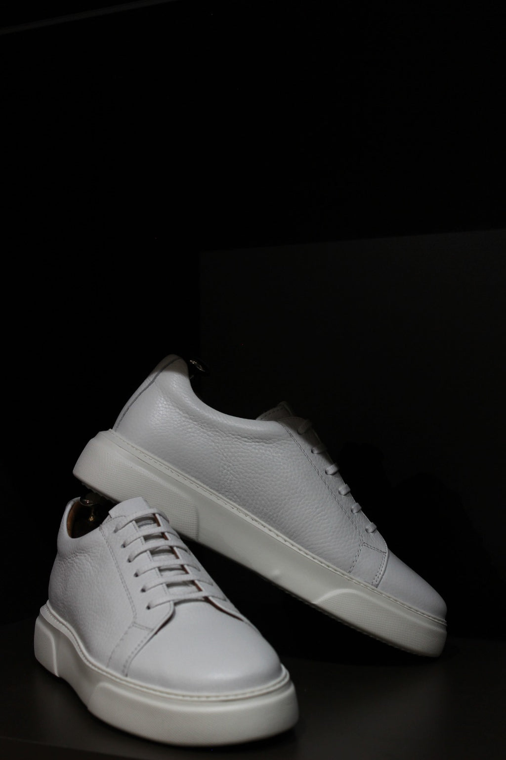 Handmade Men’s White Leather Sneakers – Modern Low-Top Casual Shoes