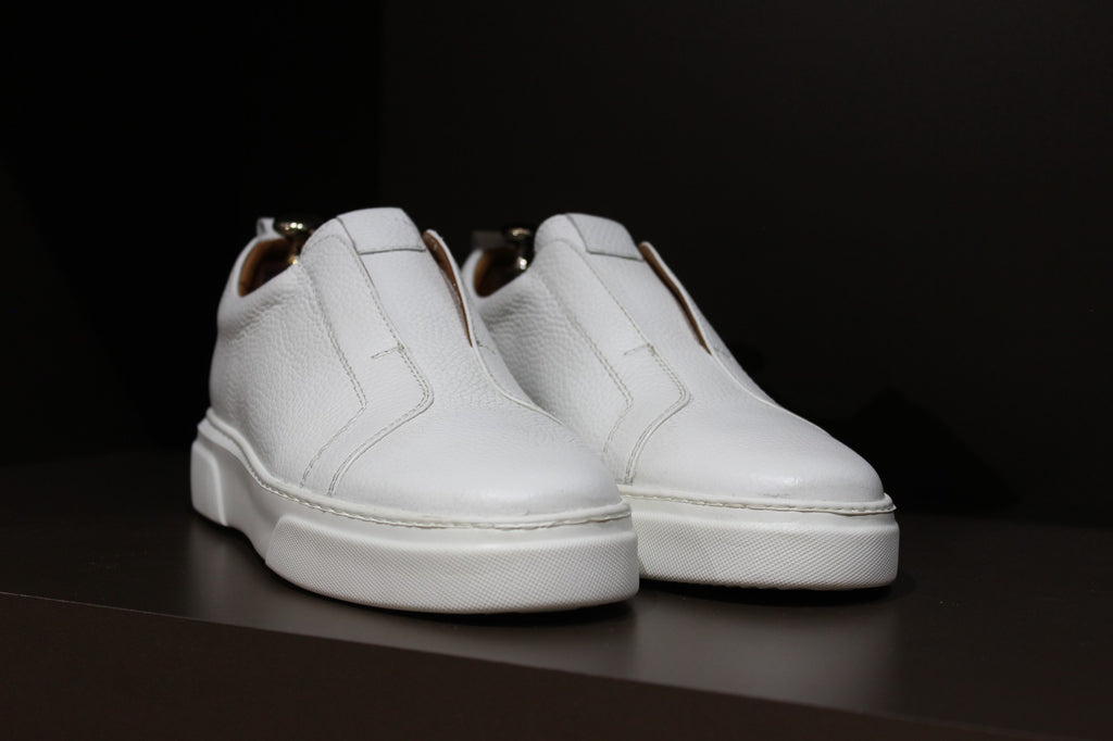 Handmade Men’s White Leather Slip-On Sneakers – Minimal Low-Top Casual Shoes
