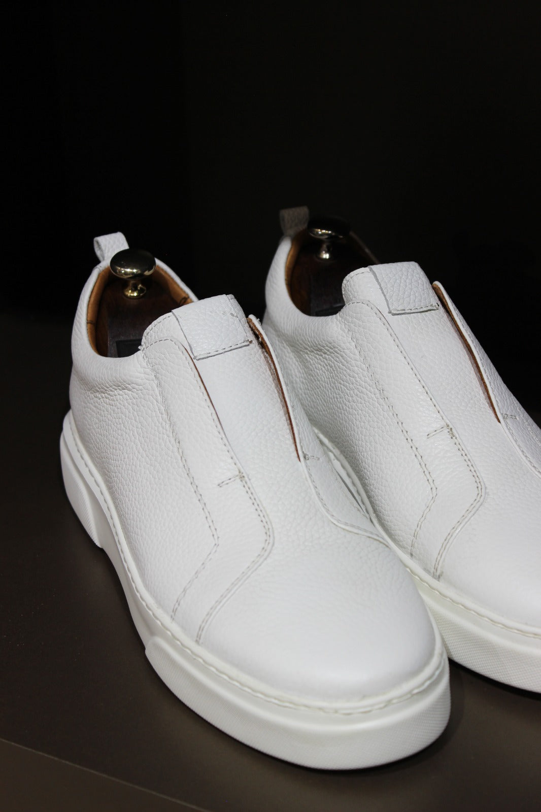 Handmade Men’s White Leather Slip-On Sneakers – Minimal Low-Top Casual Shoes
